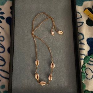 Rose gold shell necklace
